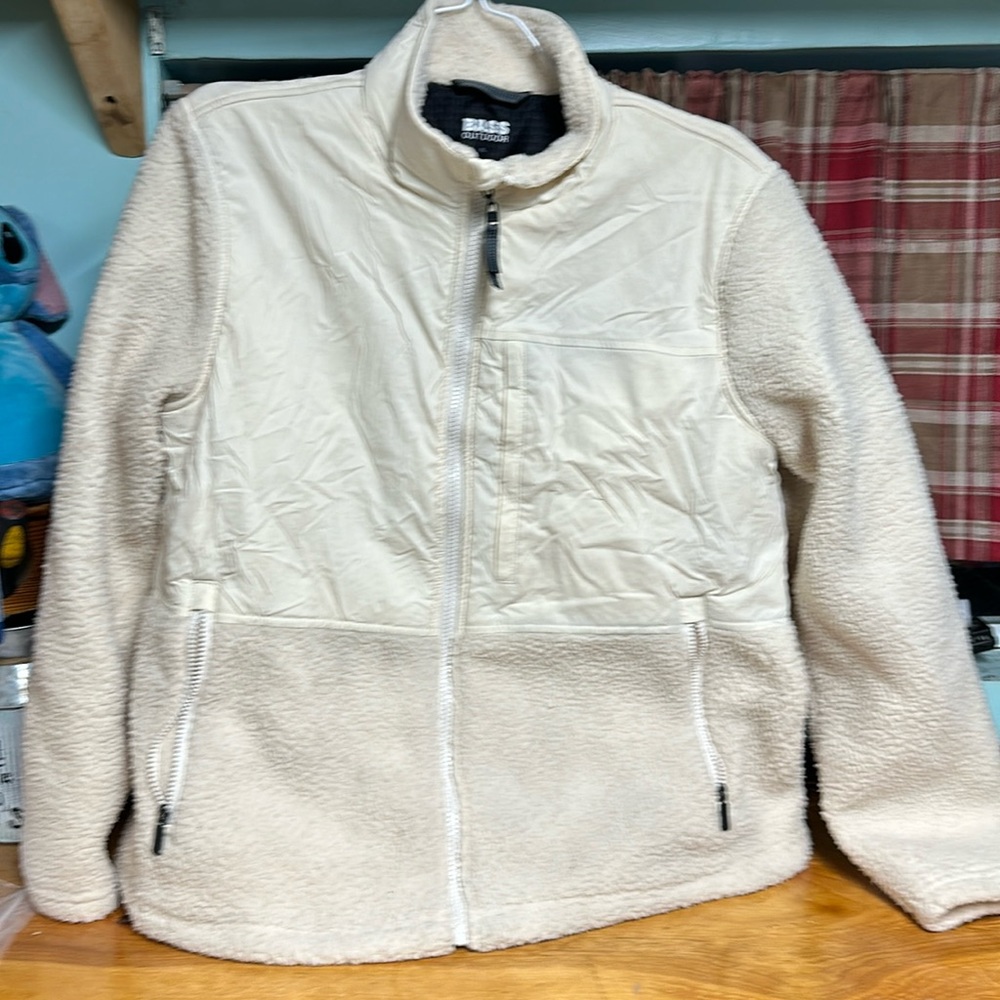 Bass outdoor XL cream colored jacket